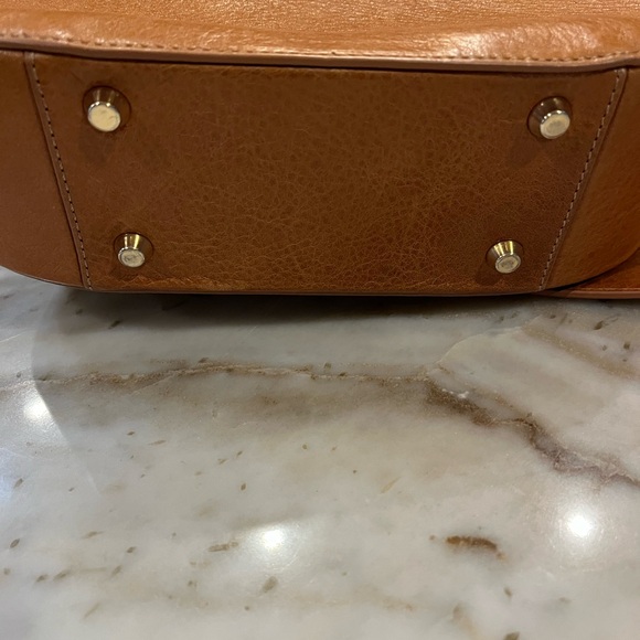 Bene Italian Leather Holmes Crossbody Bag - Picture 7 of 13